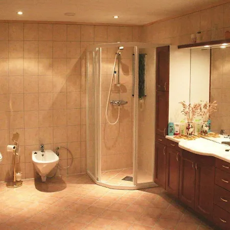 Three-bedroom Holiday In Leknes 1 * Alstad (Nordland)